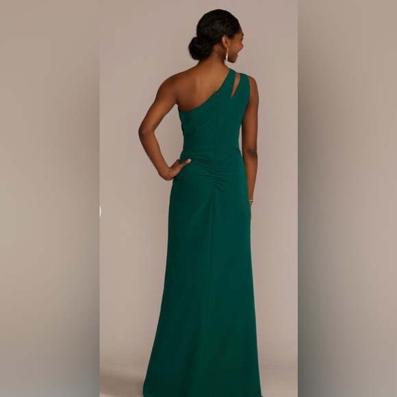 Sea foam green/blue formal dress. Only worn once as a mother of the bride dress - Picture 2 of 9